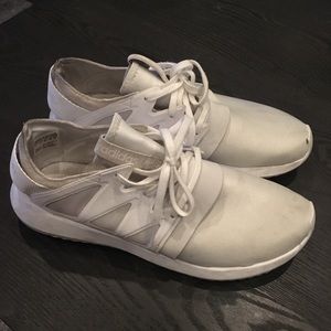 Adidas Tubular Viral white sneakers Women’s 7